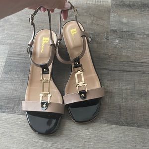 Browns sandel in tan and black, size 9
